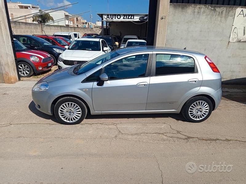 Usata Fiat Grande Punto 65 CV (47 kW) 2007 Grigio Utilitaria