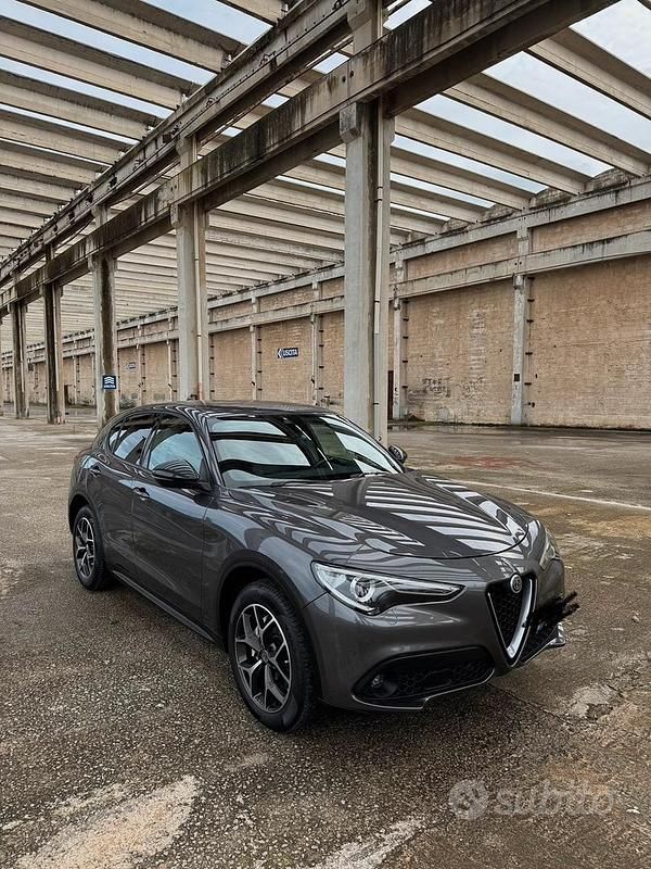 Usata Alfa Romeo Stelvio Executive 210 CV (154 kW) 2018 Grigio SUV