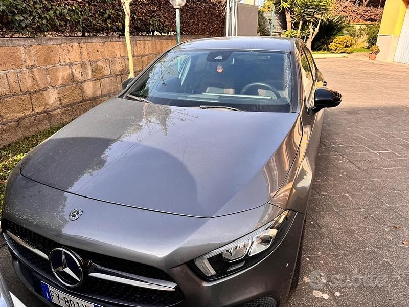 Usata Mercedes A200 150 CV (110 kW) 2019 Grigio Berlina