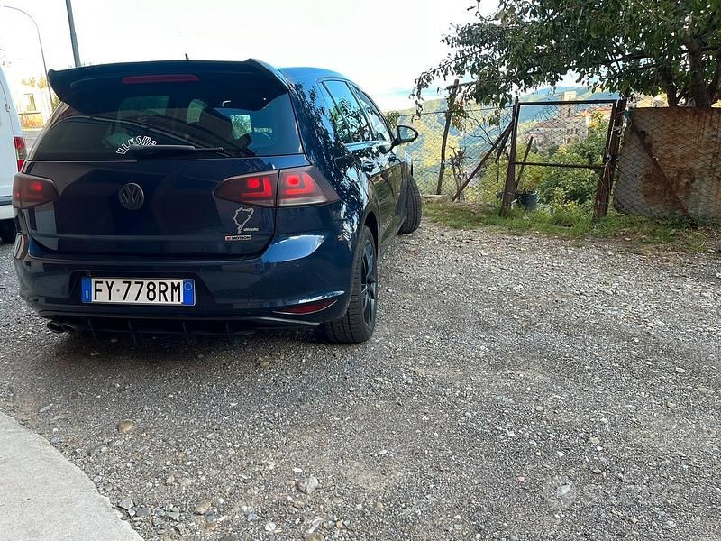 Usata VW Golf VII 150 CV (110 kW) 2016 Blu Utilitaria