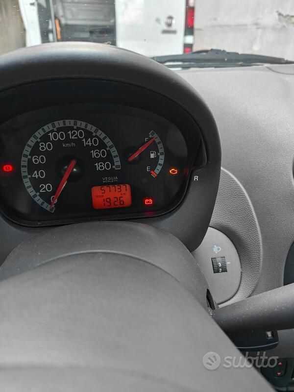 Grigio Usata 2005 Fiat 600 | 3000 € (Ottimo prezzo) - Immagine 1/4