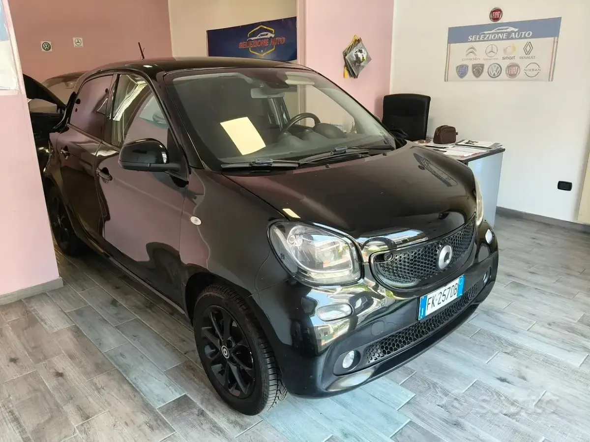 Usata Smart ForFour 71 CV (52 kW) 2017 Nero Utilitaria