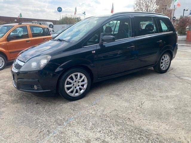Usata Opel Zafira Enjoy 140 CV (102 kW) 2007 Nero Monovolume