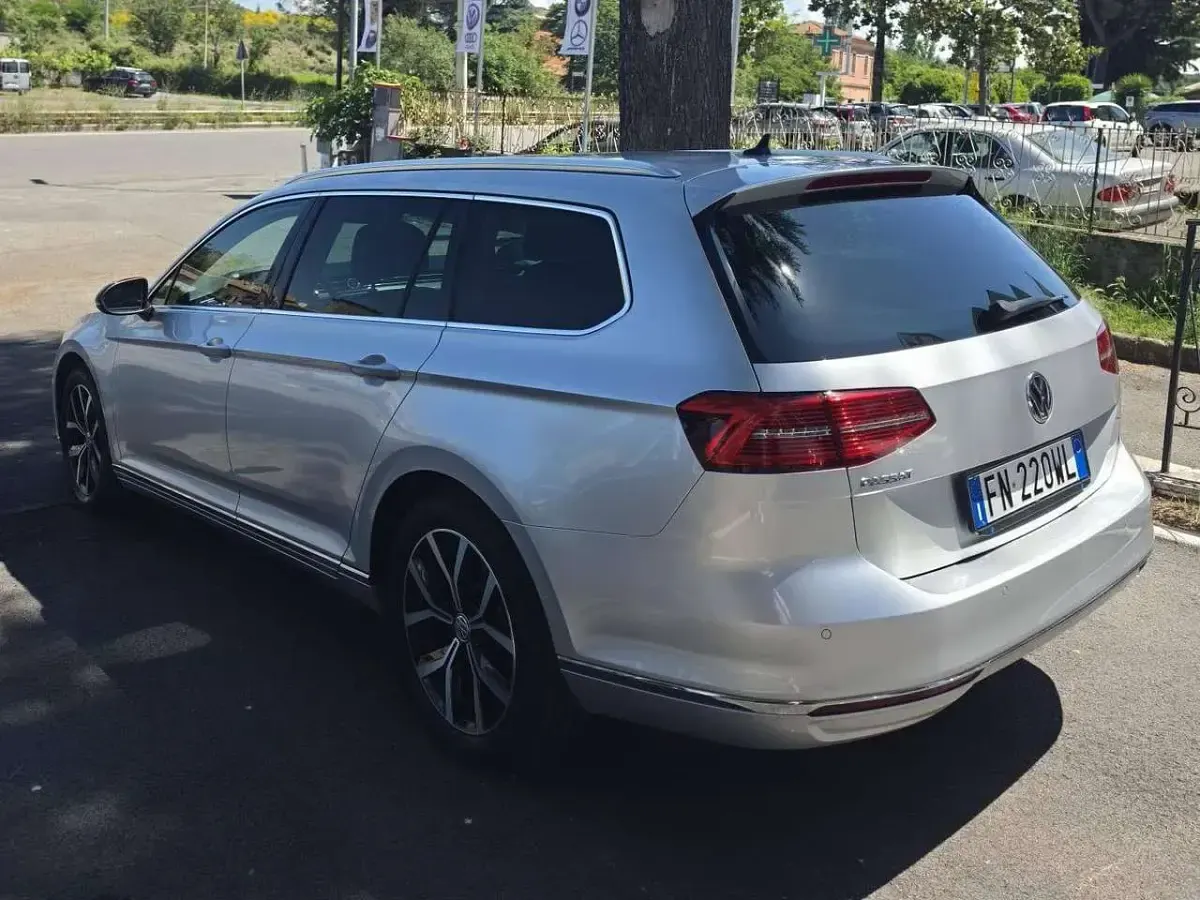 Usata VW Passat 150 CV (110 kW) 2018 Argento Station wagon