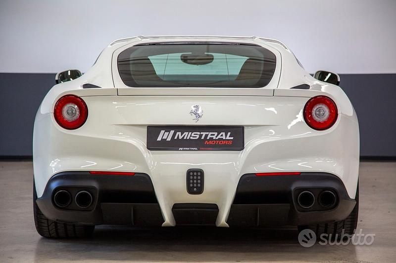 Usata Ferrari F12 736 CV (541 kW) 2016 Bianco Coupé