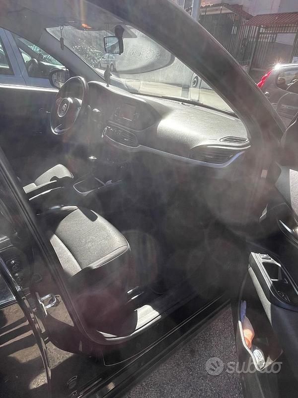 Usata Fiat Tipo 120 CV (88 kW) 2018 Nero Berlina
