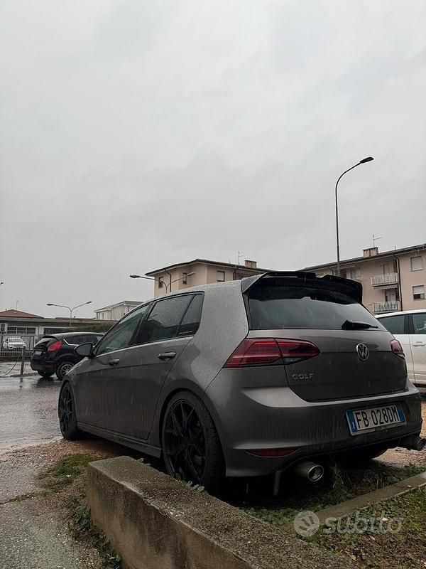 Usata VW Golf VII R-line 105 CV (77 kW) 2016 Grigio Utilitaria