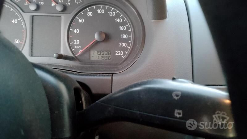 Usata VW Polo 75 CV (55 kW) 2005 Grigio Utilitaria