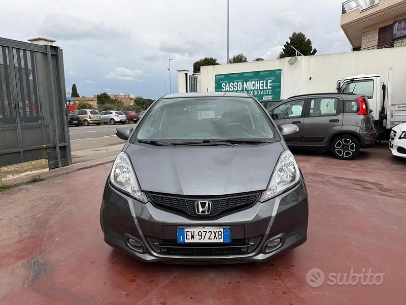 Usata Honda Jazz Trend 99 CV (72 kW) 2014 Grigio Utilitaria