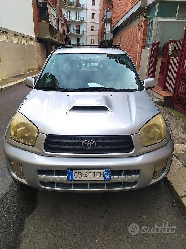 Usata Toyota RAV4 116 CV (85 kW) 2002 Grigio SUV