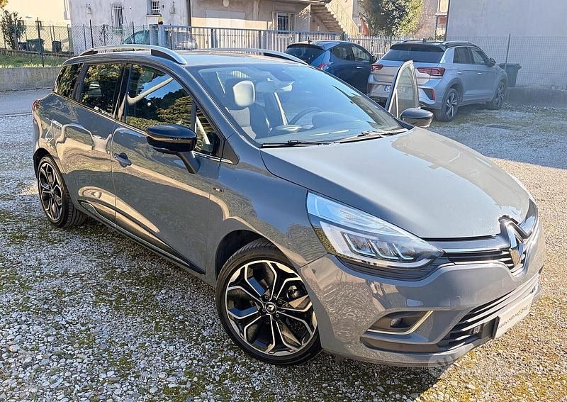 Usata Renault Clio GrandTour 89 CV (65 kW) 2019 Grigio Station wagon
