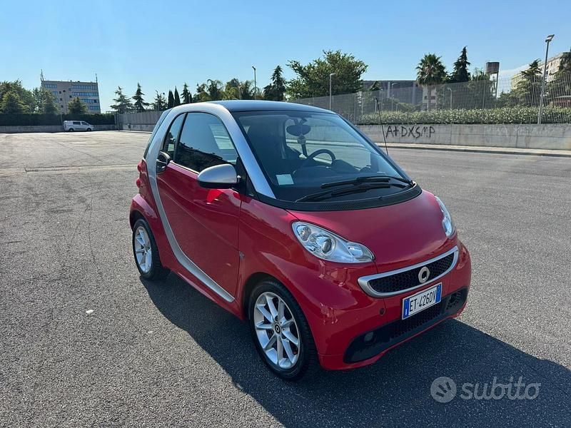 Usata 2013 Smart ForTwo Coupé Due volumi | 5200 € (Ottimo prezzo) - Immagine 1/4