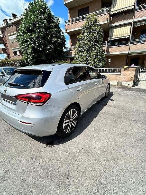 Usata Mercedes A180 Business 136 CV (100 kW) 2019 Grigio Berlina
