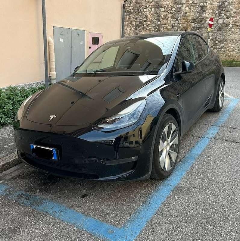 Usata Tesla Model Y 439 kW (598 CV) 2023 Nero SUV