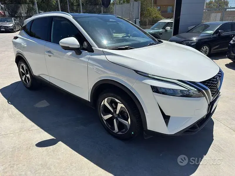 Usata Nissan Qashqai N-Connecta 140 CV (102 kW) 2022 Bianco SUV