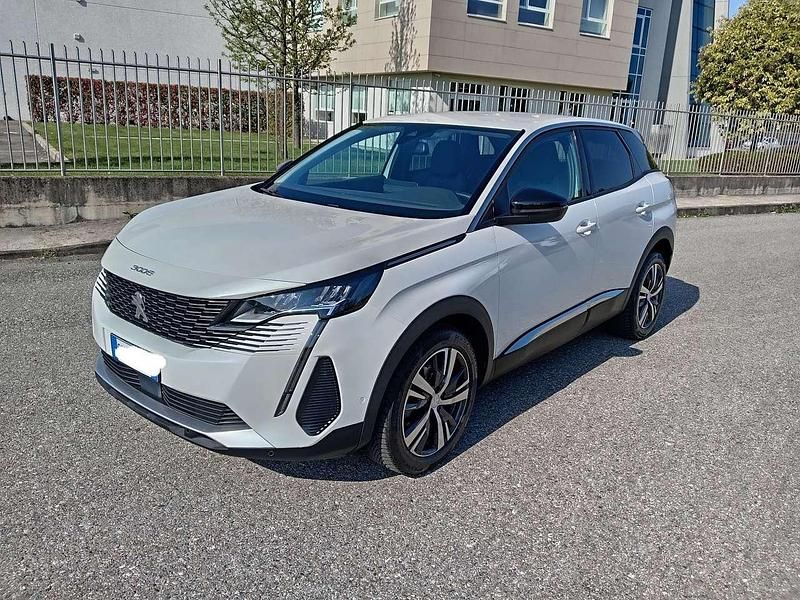 Usata Peugeot 3008 Allure 131 CV (96 kW) 2022 Bianco SUV