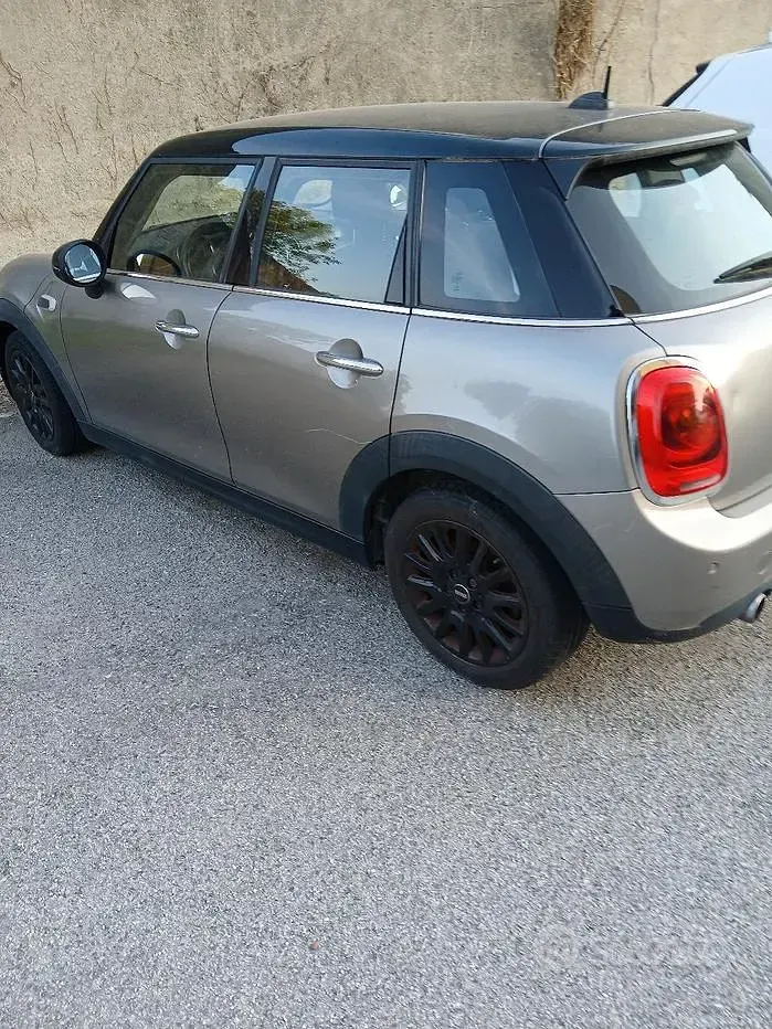 Usata Mini Cooper 116 CV (85 kW) 2016 Grigio Utilitaria