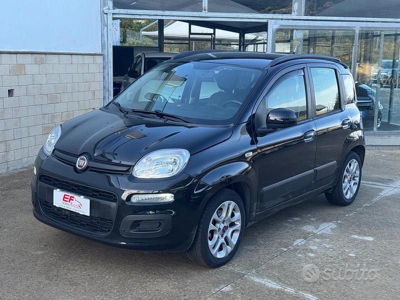 Nero Usata 2012 Fiat Panda Lounge Tre volumi | 5000 € (Buon prezzo) - Immagine 1/4