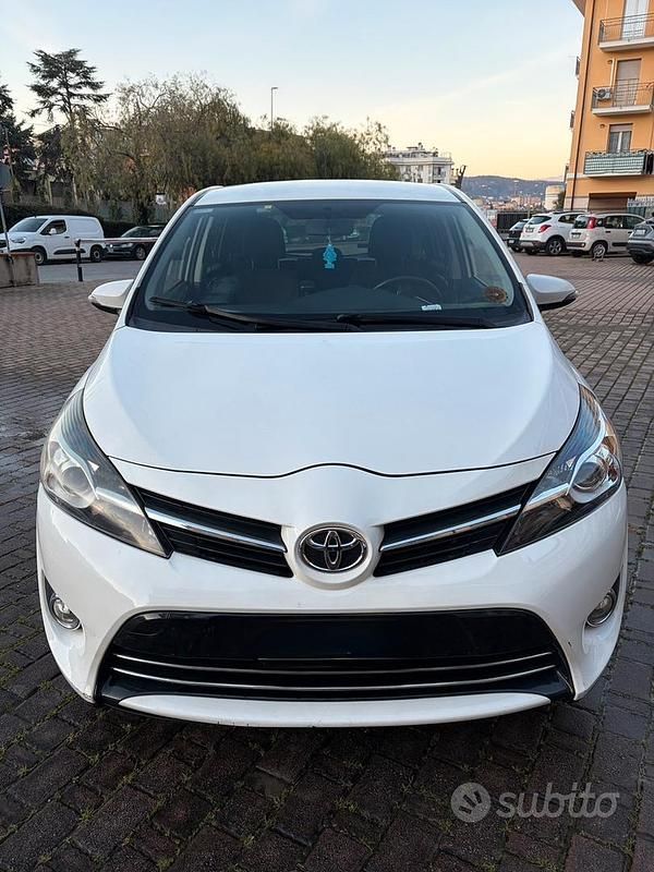Usata Toyota Verso 132 CV (97 kW) 2014 Monovolume