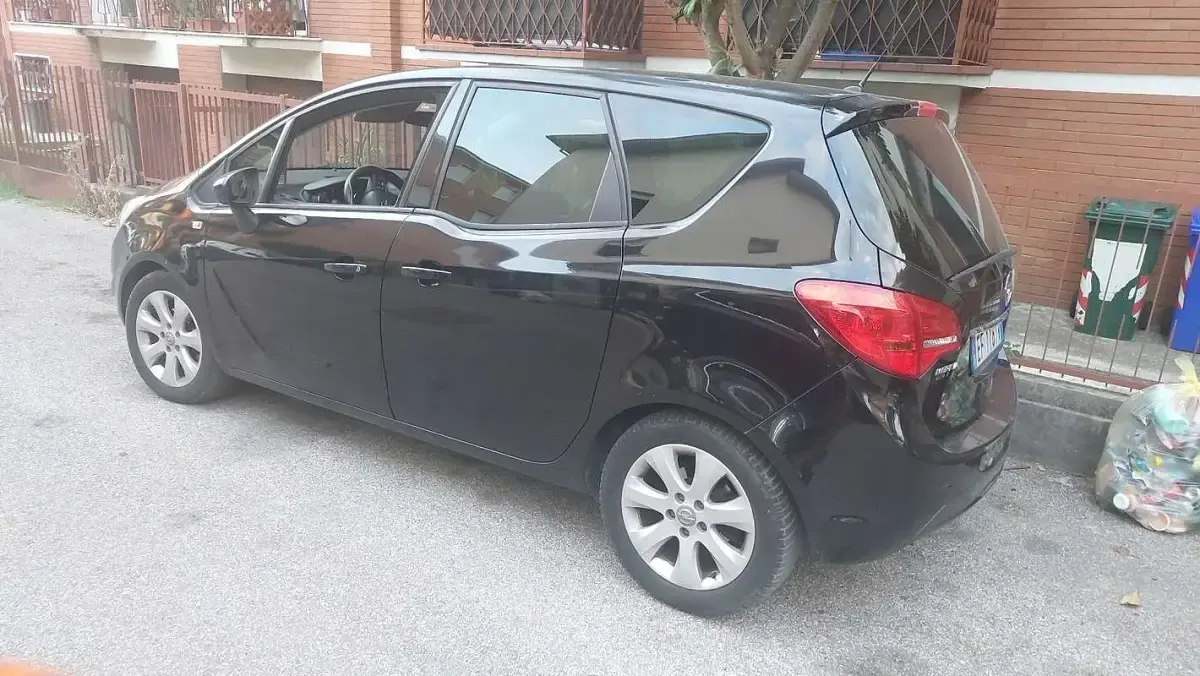 Usata Opel Meriva Design Edition 101 CV (74 kW) 2011 Monovolume