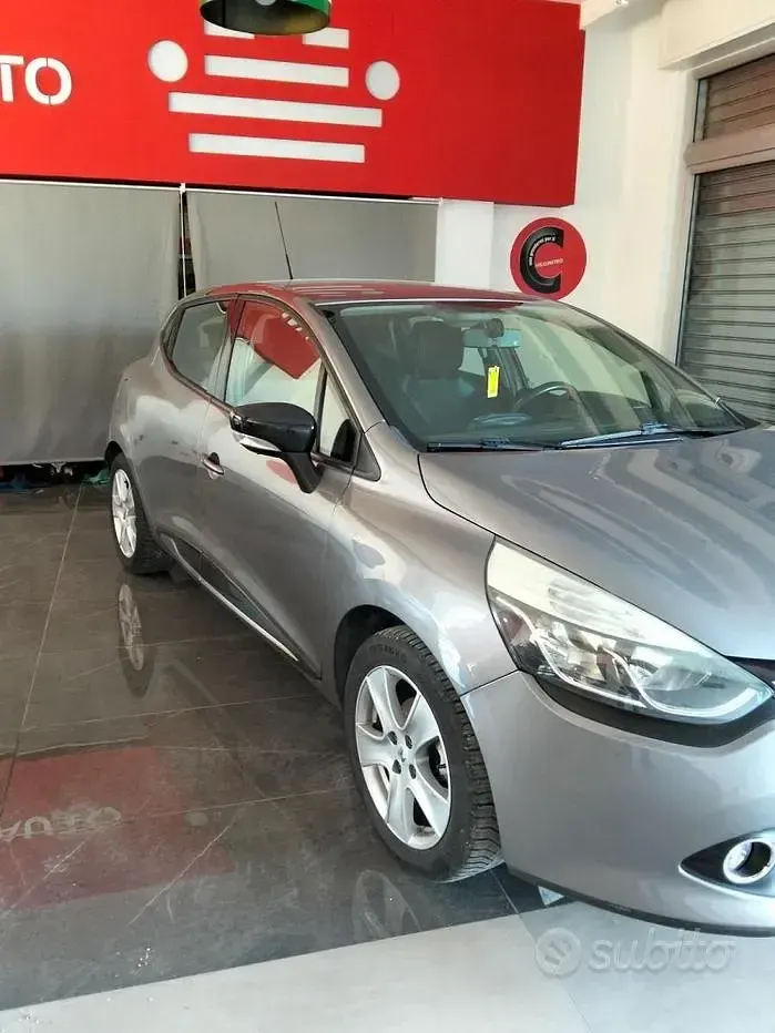 Usata Renault Clio IV Zen 73 CV (53 kW) 2016 Grigio Berlina