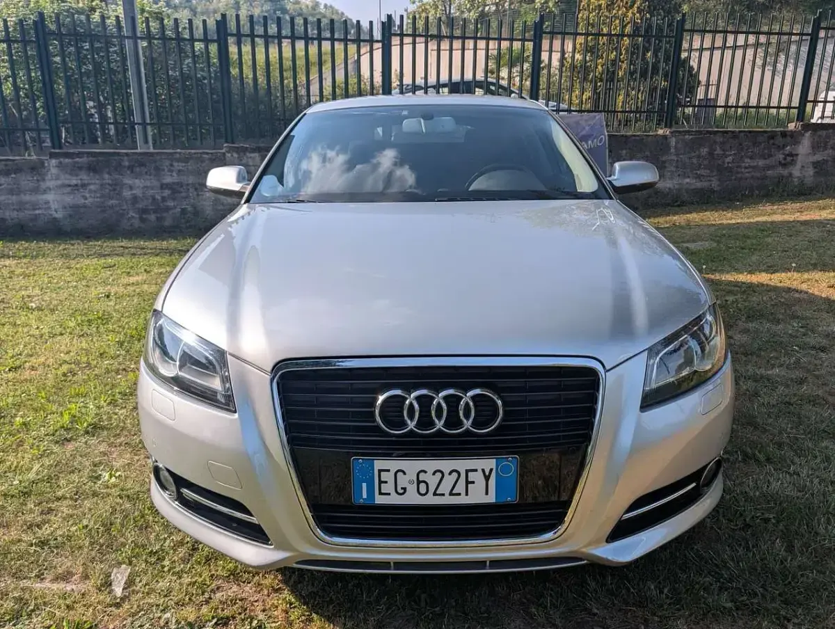 Usata Audi A3 Sportback Ambiente 125 CV (91 kW) 2011 Argento Utilitaria