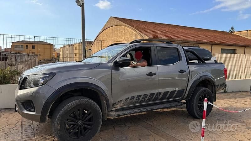 Second-hand Nissan Navara N-Guard 190 CP (139 kW) 2021 Gri Pickup