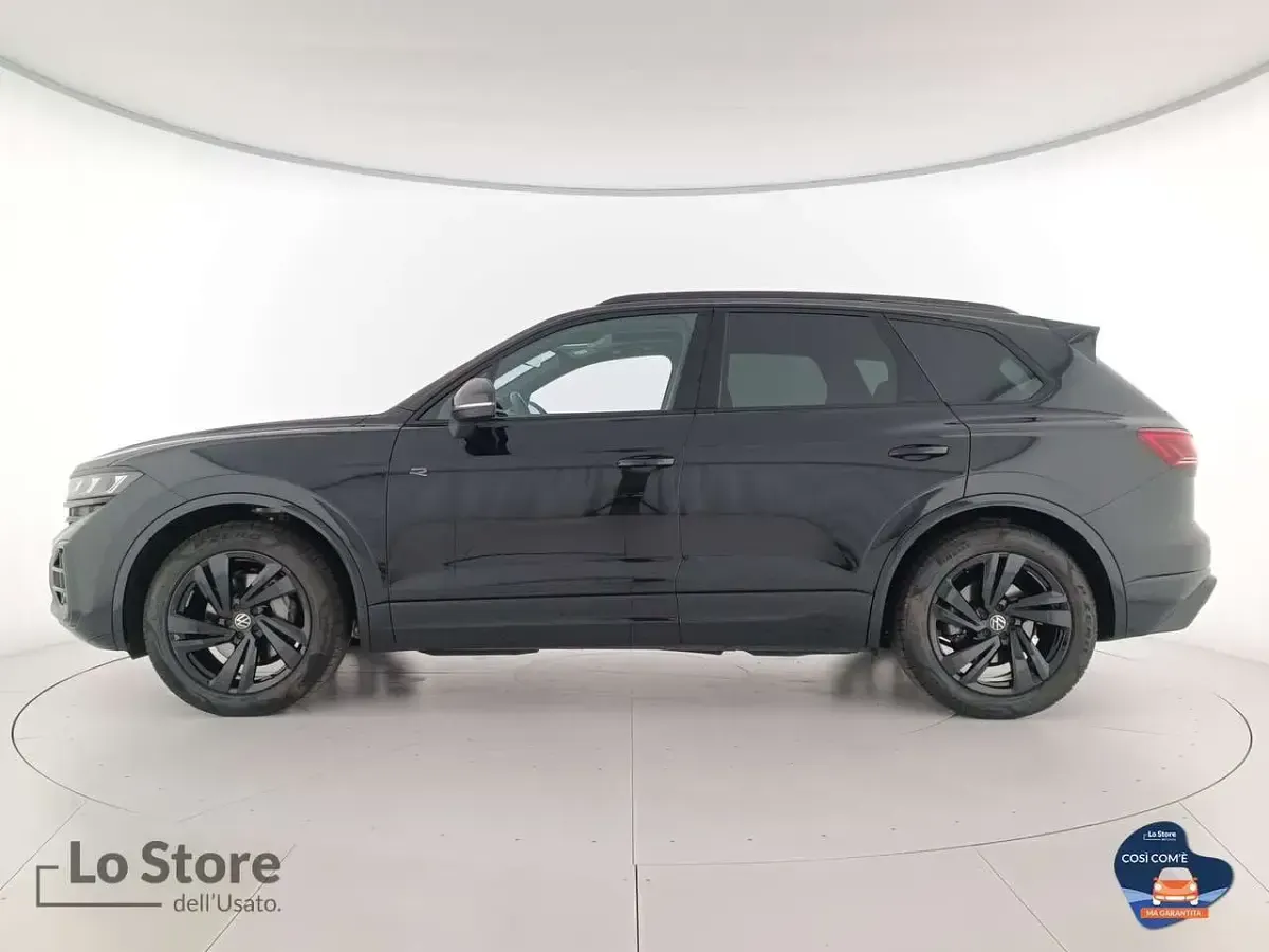 Usata VW Touareg Edition 231 CV (169 kW) 2026 Grenadill black metallizzato SUV