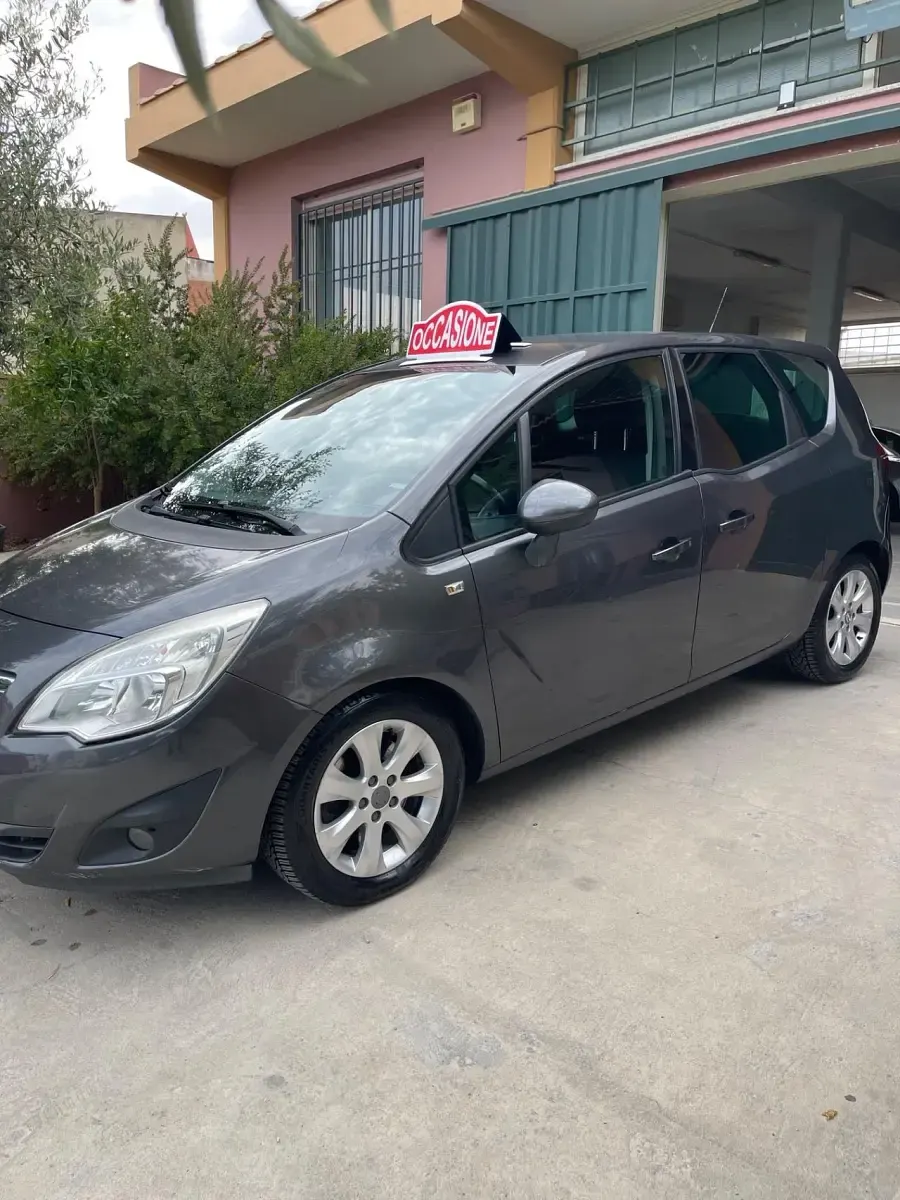 Usata Opel Meriva Cosmo 110 CV (80 kW) 2011 Grigio Monovolume
