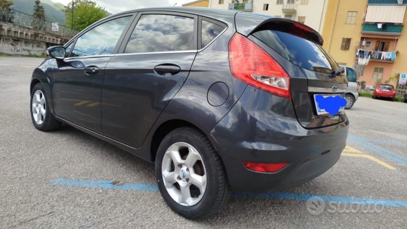 Usata Ford Fiesta 2010 Nero Utilitaria