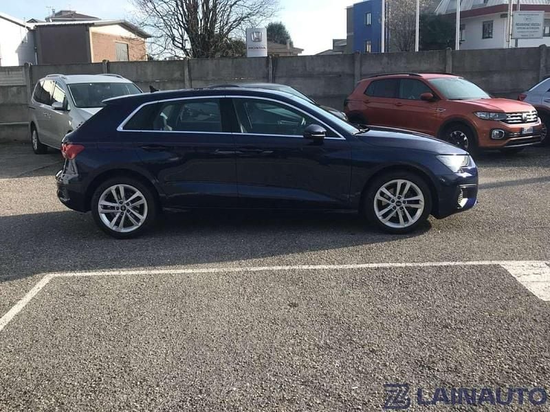 Usata Audi A3 Sportback Advanced 116 CV (85 kW) 2022 Blu/azzurro Utilitaria