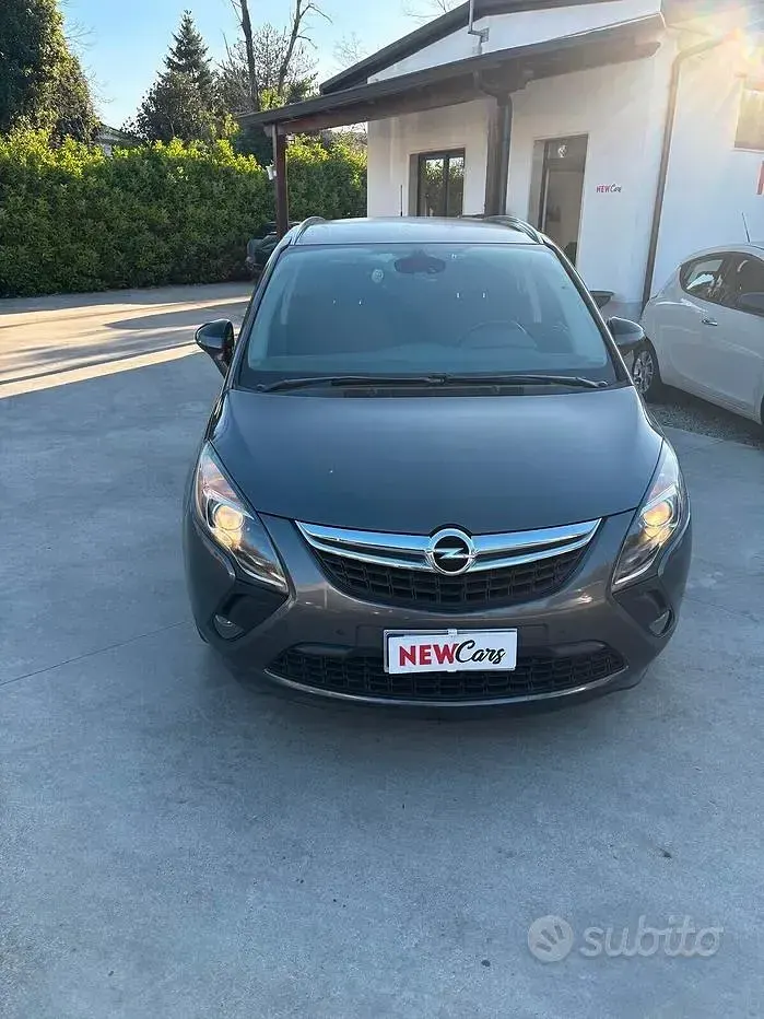 Usata Opel Zafira Tourer 140 CV (102 kW) 2012 Monovolume