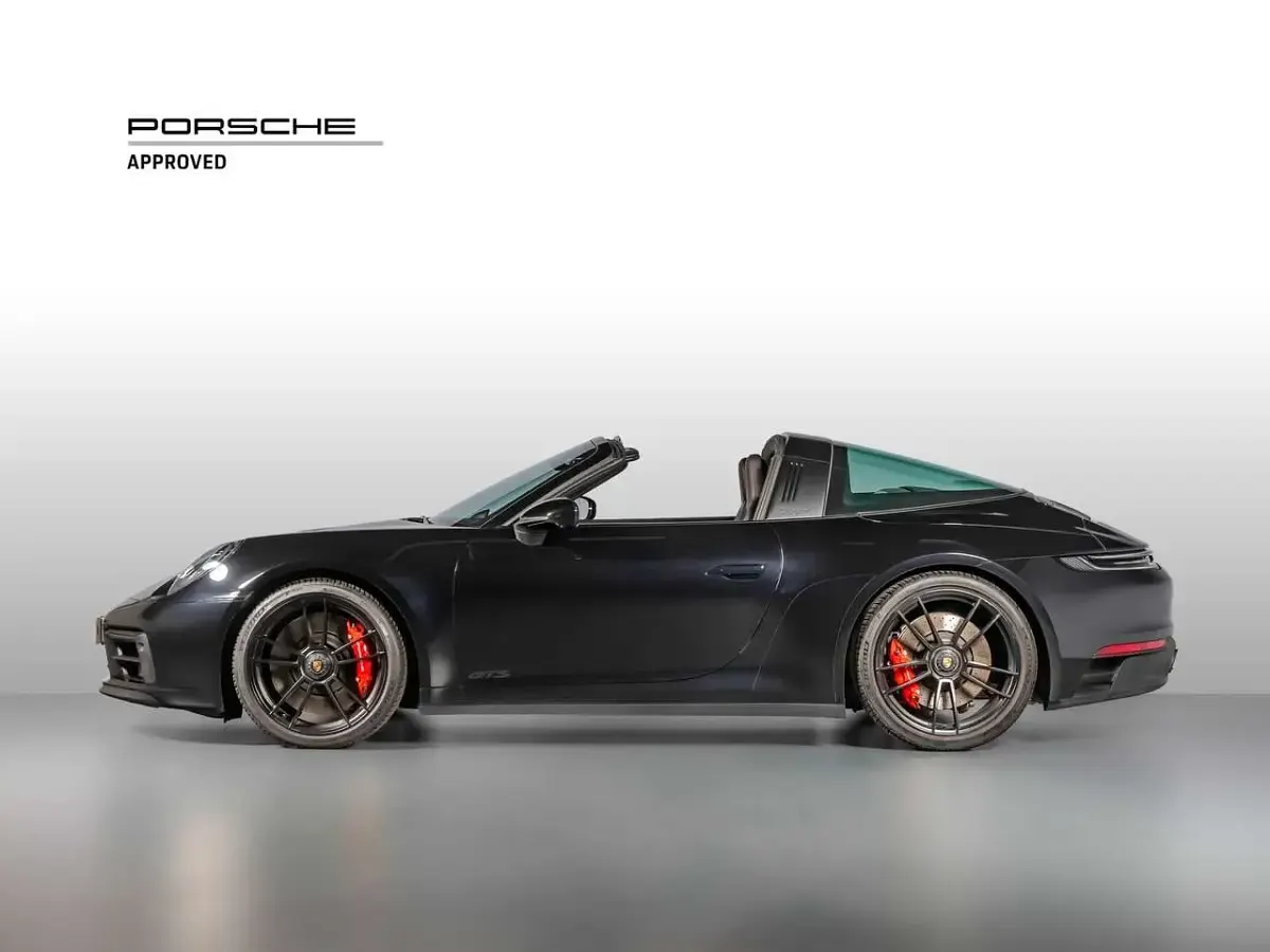 Usata Porsche 992 480 CV (353 kW) 2023 Nero jet metallizzato Cabrio