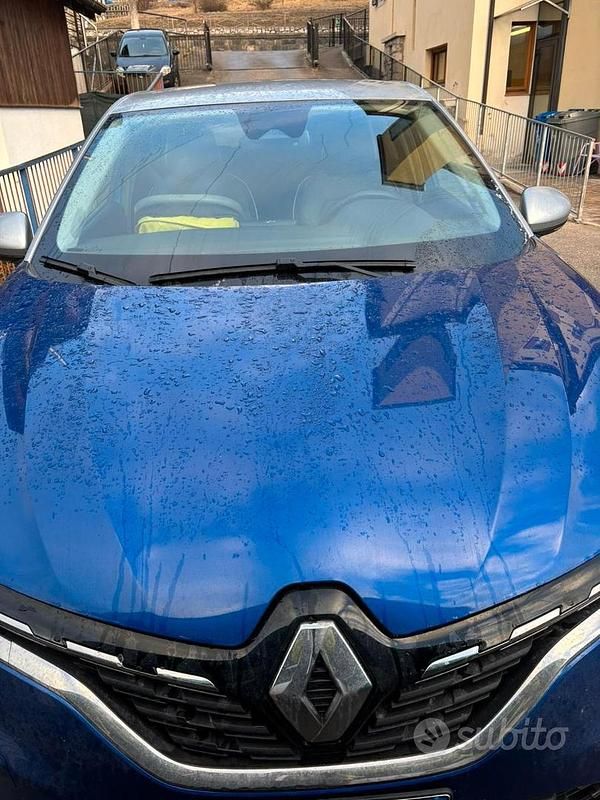 Usata Renault Captur 90 CV (66 kW) 2022 Blu SUV