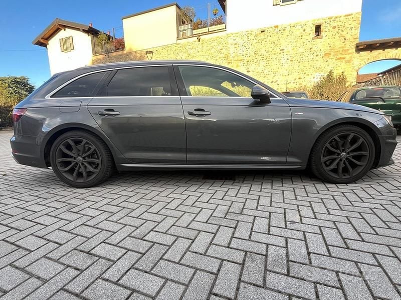Usata Audi A4 S-Line 150 CV (110 kW) 2019 Grigio Station wagon