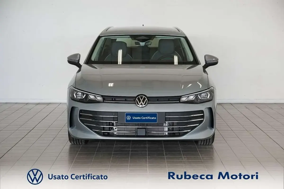 Usata VW Passat Business 204 CV (150 kW) 2025 Argento Station wagon