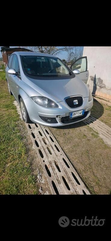 Grigio Usata 2008 Seat Altea Monovolume | 1500 € (Super prezzo) - Immagine 1/4