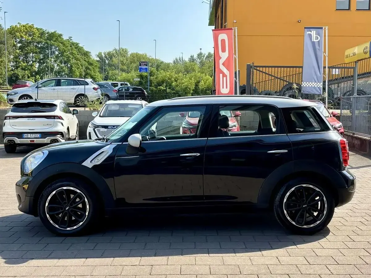 Usata Mini Cooper D 150 CV (110 kW) 2017 Nero Utilitaria