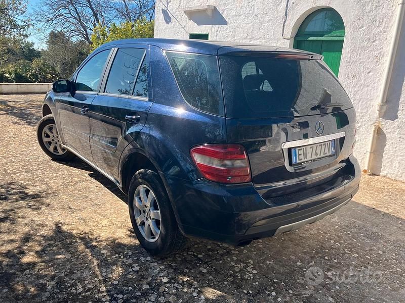 Usata Mercedes ML280 190 CV (139 kW) 2006 Blu SUV