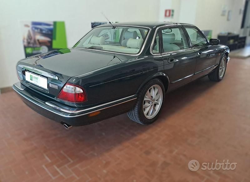 Usata Jaguar XJ Executive 237 CV (174 kW) 1998 Verde Berlina