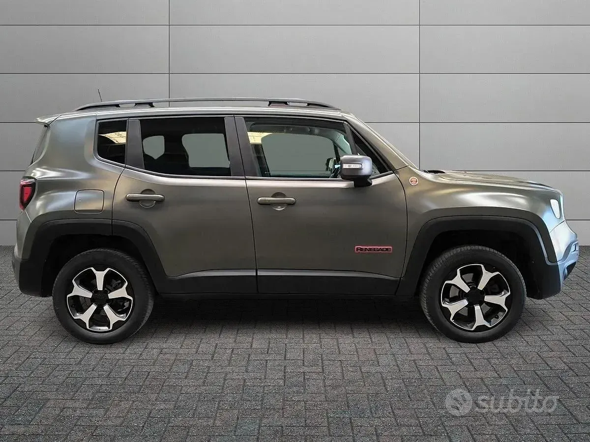 Usata Jeep Renegade Trailhawk 170 CV (125 kW) 2019 Grigio SUV