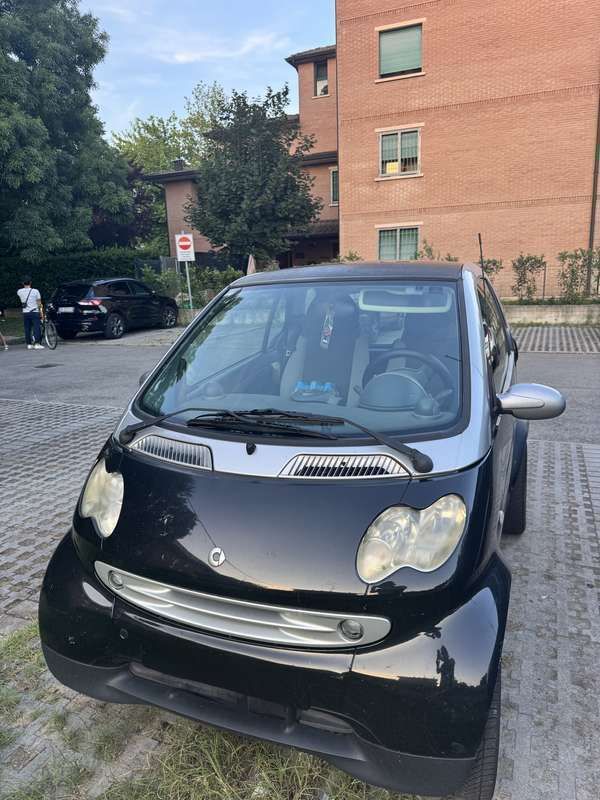 Usata 2005 Smart ForTwo Coupé Pure Utilitaria | 3000 € - Immagine 1/4