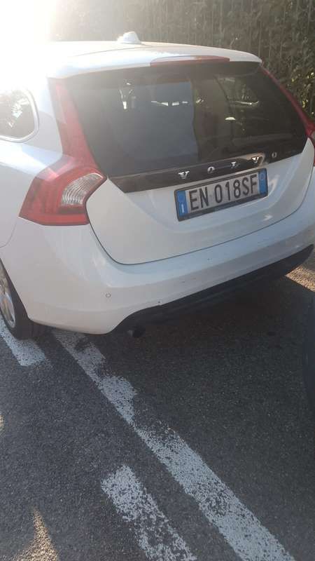 Usata Volvo V60 Momentum 215 CV (158 kW) 2012 Bianco Station wagon