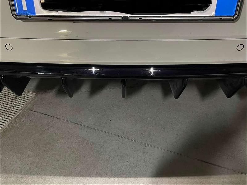 Usata VW T-Roc R-line 150 CV (110 kW) 2024 Bianco SUV