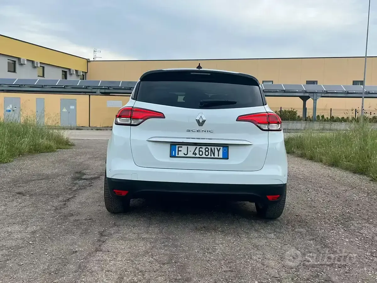Usata Renault Scénic 160 CV (117 kW) 2017 Bianco Monovolume