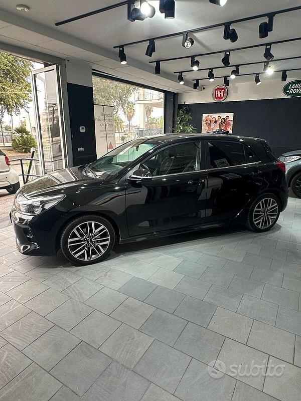 Usata Kia Rio GT-Line 120 CV (88 kW) 2019 Nero Berlina