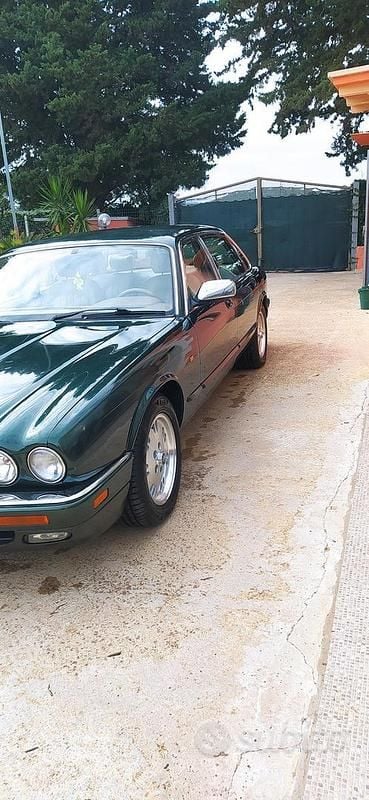 Usata Jaguar X300 Sovereign 1996 Verde Berlina
