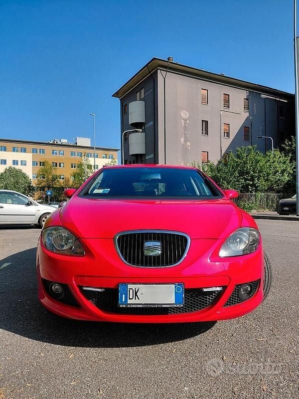 Usata Seat Leon Stylance 105 CV (77 kW) 2007 Rosso Utilitaria