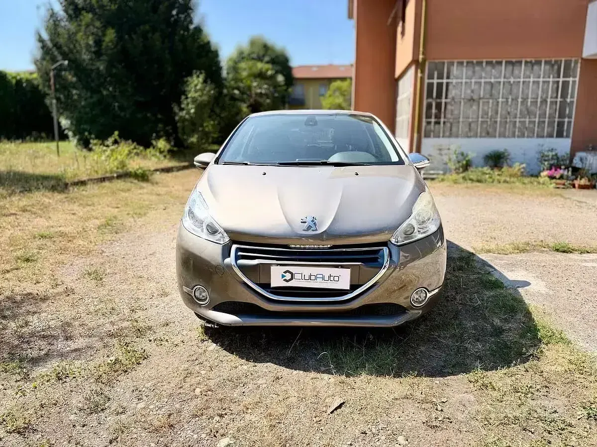 Usata Peugeot 208 Active 95 CV (69 kW) 2012 Beige Utilitaria