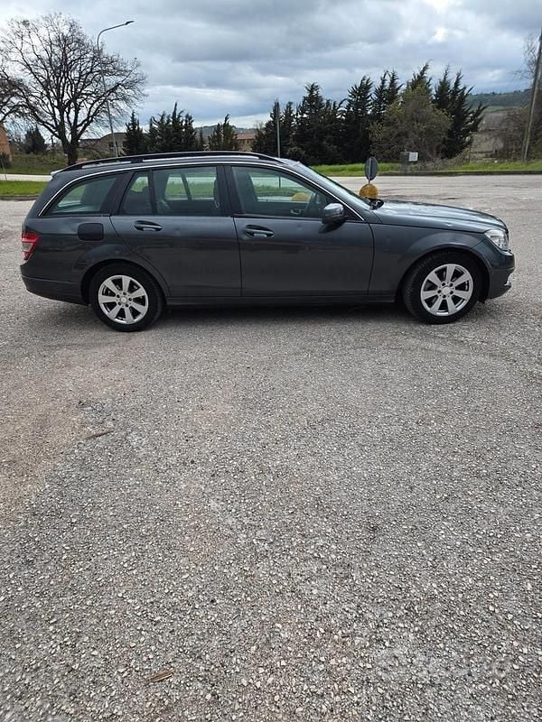 Usata Mercedes C220 Classic 135 CV (99 kW) 2009 Grigio Station wagon